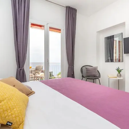 3-bedrooms Offering A Remarkable View Vila