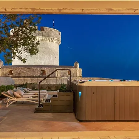 3-bedrooms Offering A Remarkable View