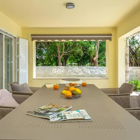 Villa 3-bedrooms Offering A Remarkable View *
