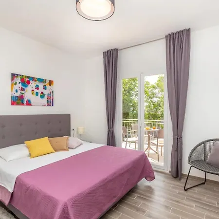 3-bedrooms Offering A Remarkable View וילה