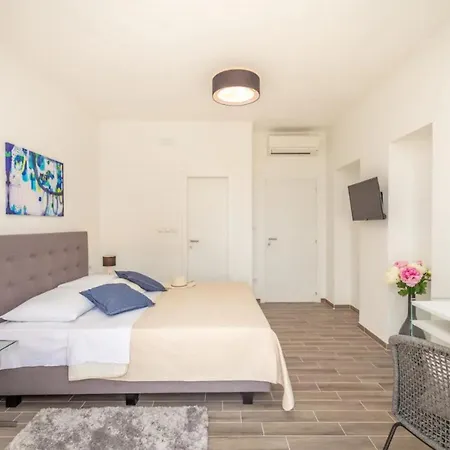 3-bedrooms Offering A Remarkable View فيلة